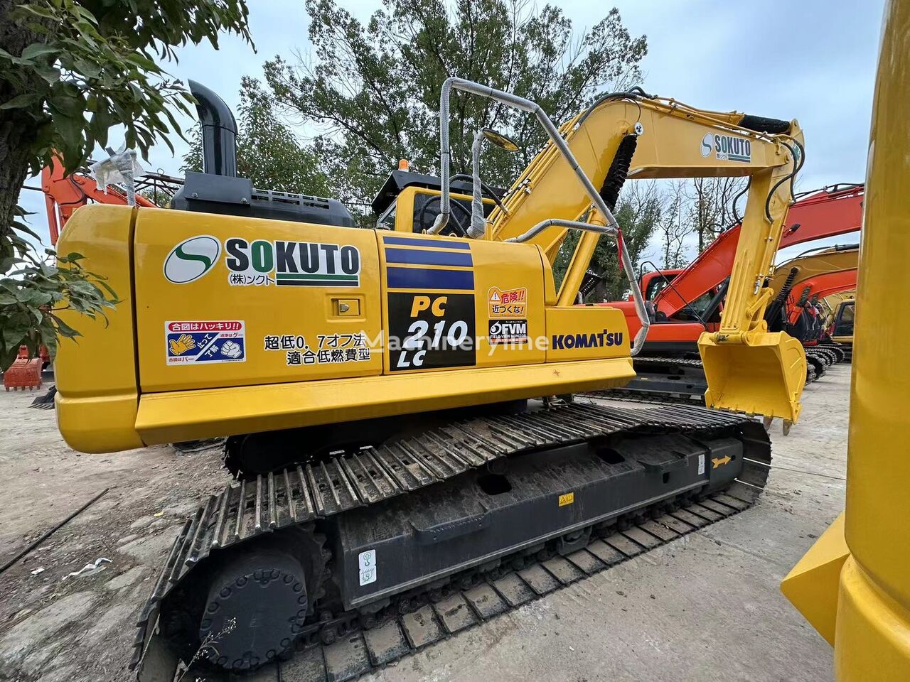 escavadora de rastos Komatsu PC210