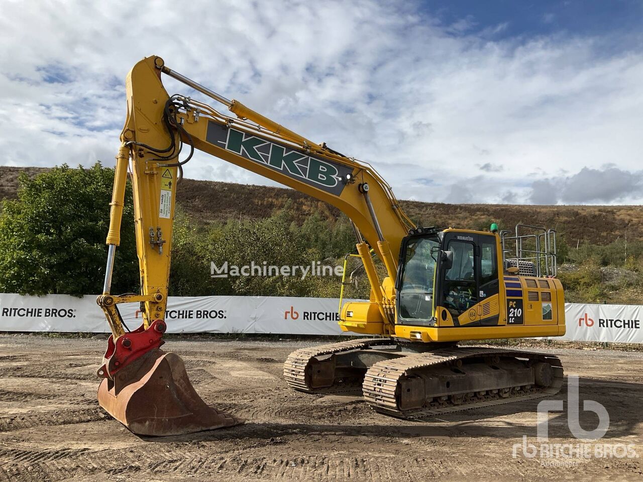 Komatsu PC210LC-11EO tracked excavator for sale | Machineryline Komatsu PC210LC-11EO tracked excavator - Machineryline