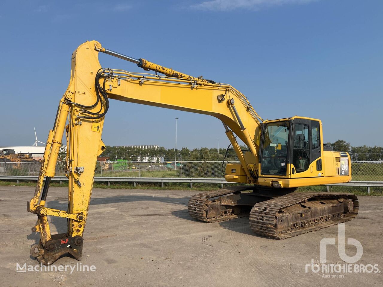 حفارة مجنزرة Komatsu PC210LC-8