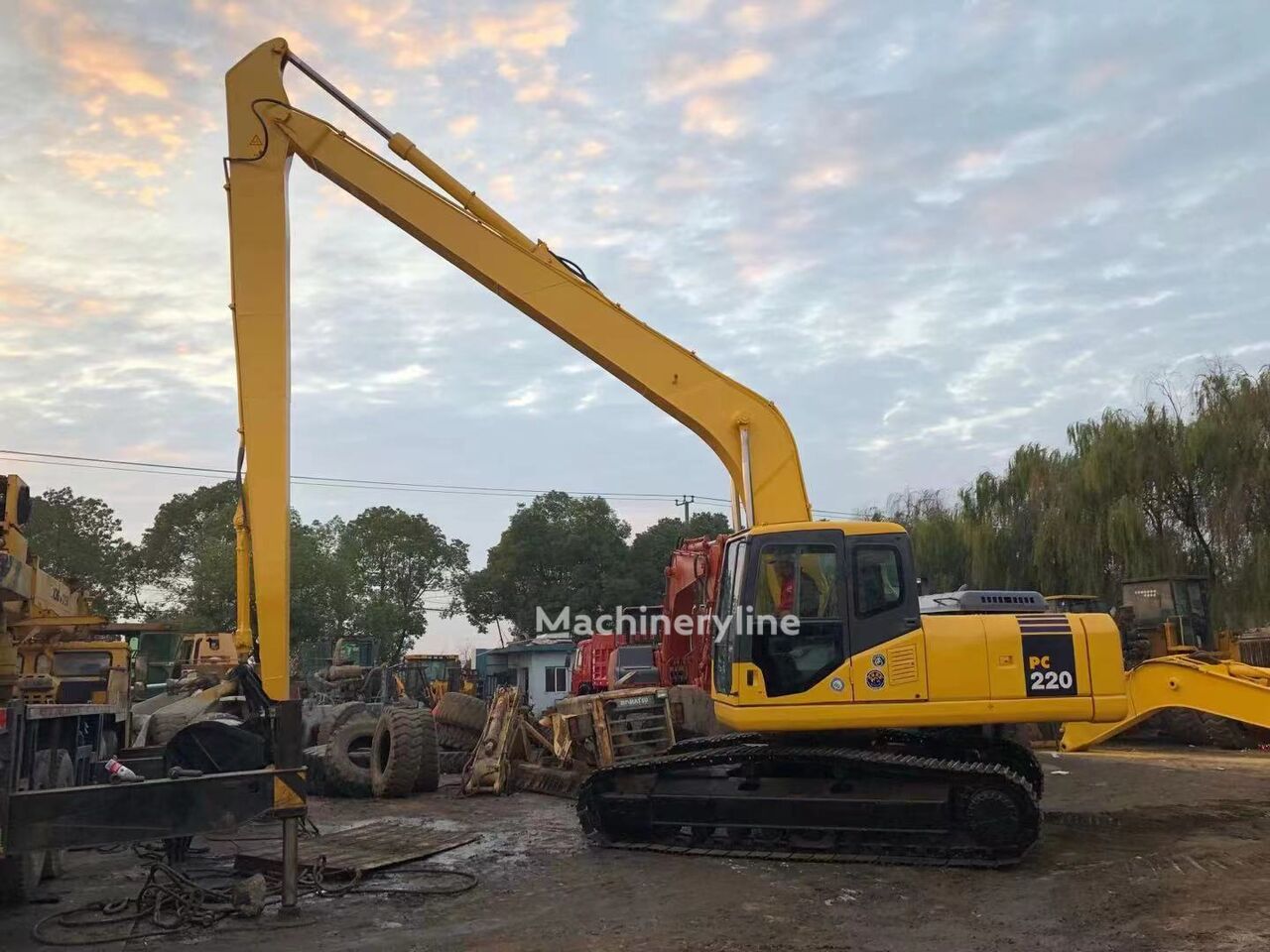 Komatsu PC220-7 bager guseničar - Machineryline