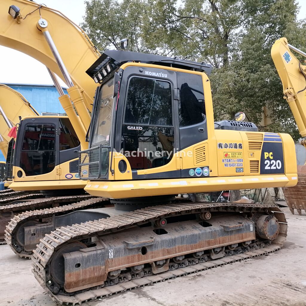 гусеничный экскаватор Komatsu PC220-8