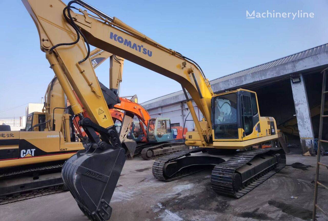 pelle sur chenilles Komatsu PC220-8