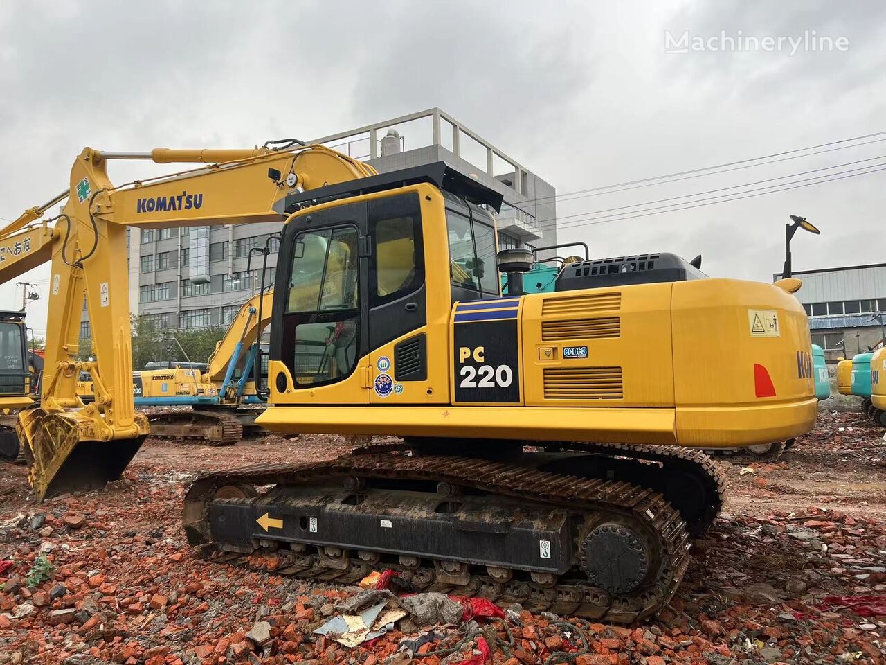 pelle sur chenilles Komatsu PC220-8