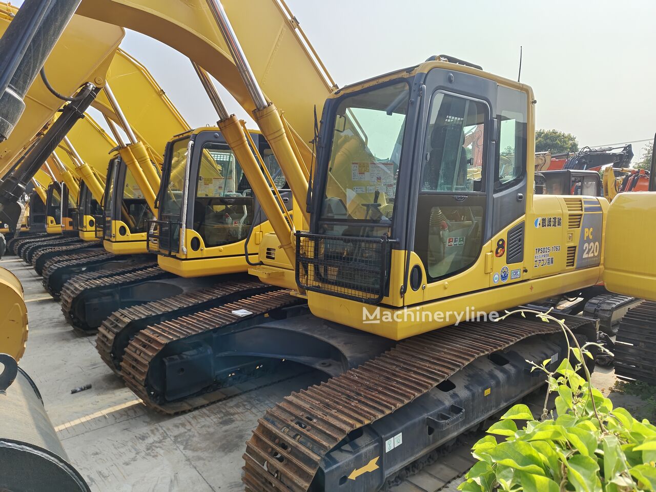 حفارة مجنزرة Komatsu PC220-8 - Machineryline