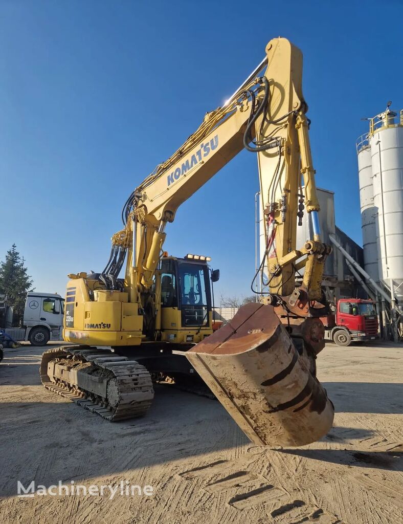 Komatsu PC228-10 beltegraver