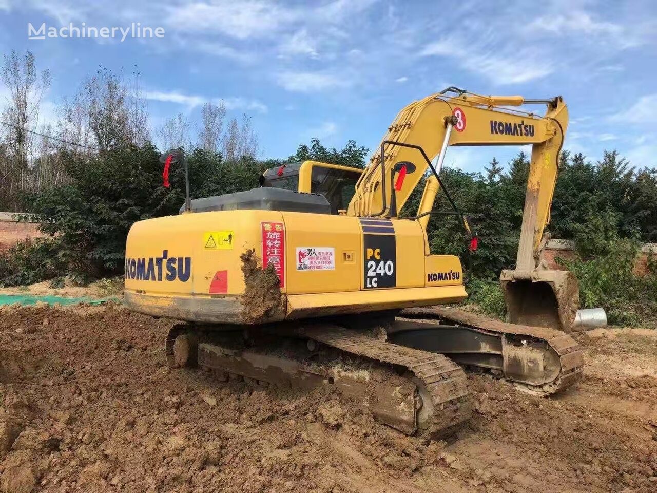 excavator dengan track Komatsu PC240LC-8