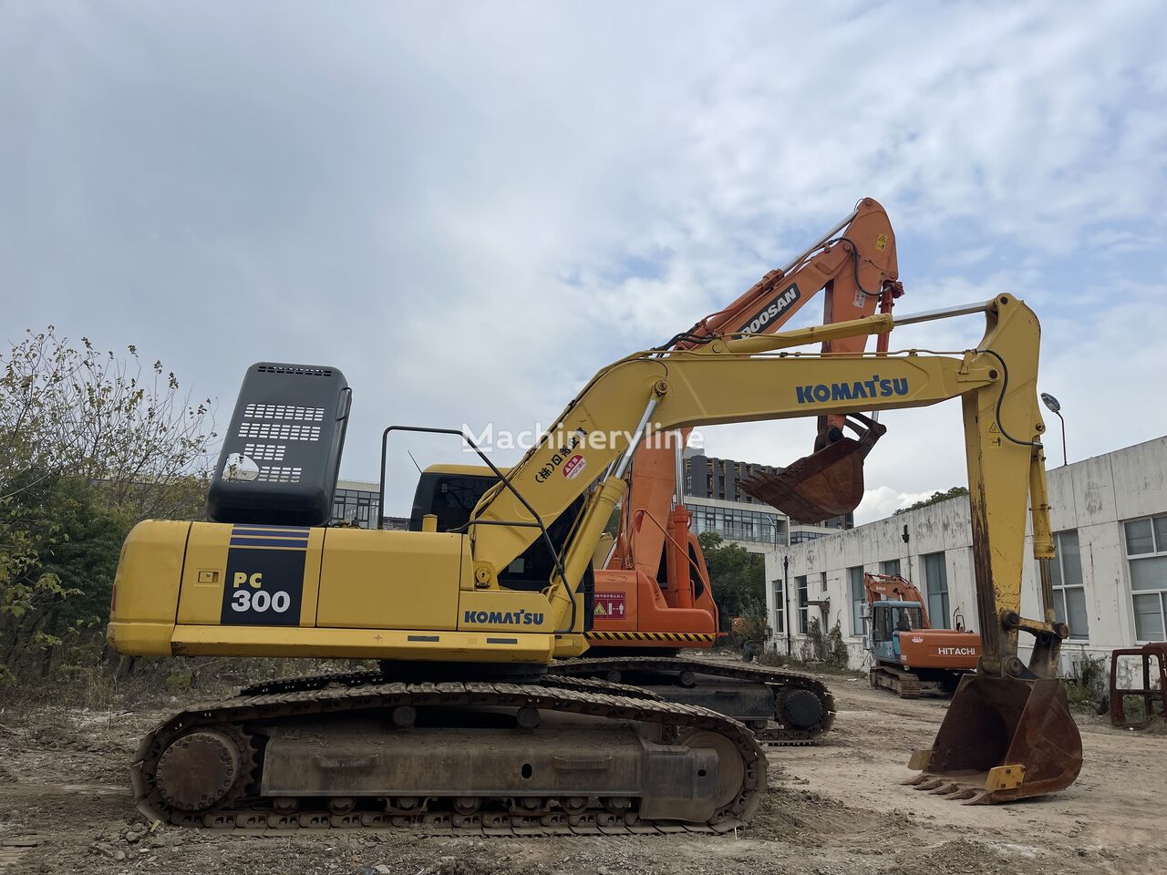 pelle sur chenilles Komatsu PC300LC-7