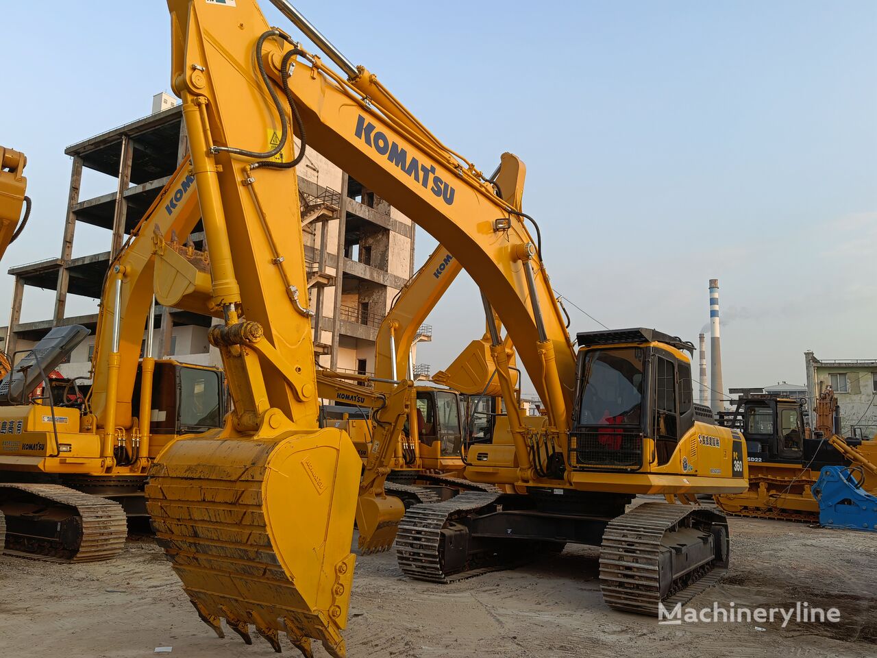 pásové rýpadlo Komatsu PC360-7