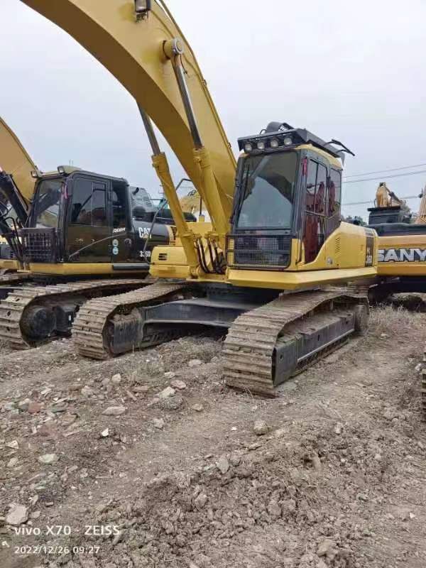 pásové rýpadlo Komatsu PC360-7