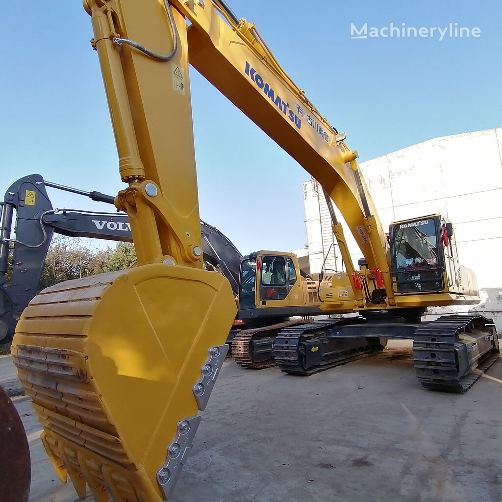 Komatsu PC450-8 tracked excavator