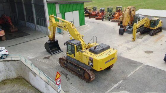 Komatsu PC700 kāpurķēžu ekskavators