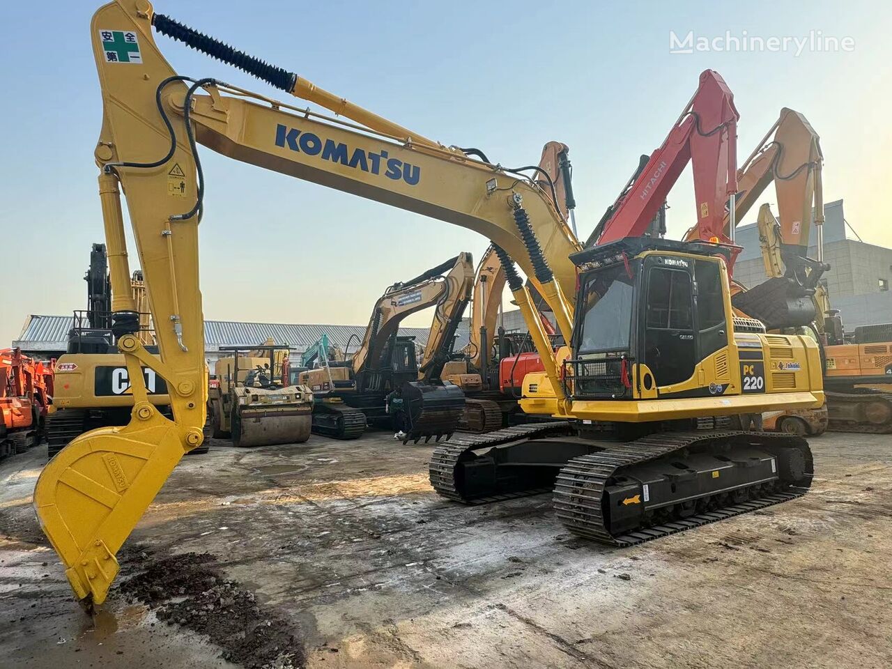 Komatsu pc220-8 Kettenbagger kaufen | Machineryline AT Komatsu pc220-8 Kettenbagger - Machineryline