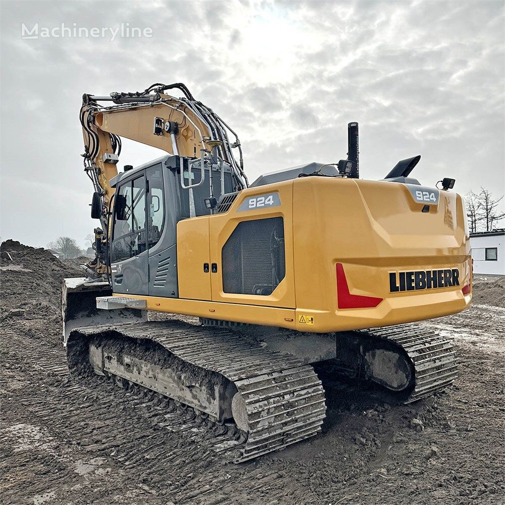 Liebherr R924 LC tracked excavator