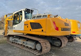 Liebherr R924 SLC tracked excavator