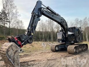 Liebherr R926 Compact LC tracked excavator