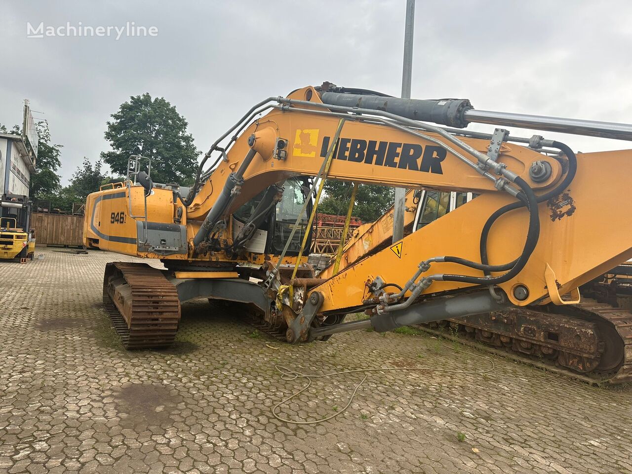 pelle sur chenilles Liebherr R946 NLC