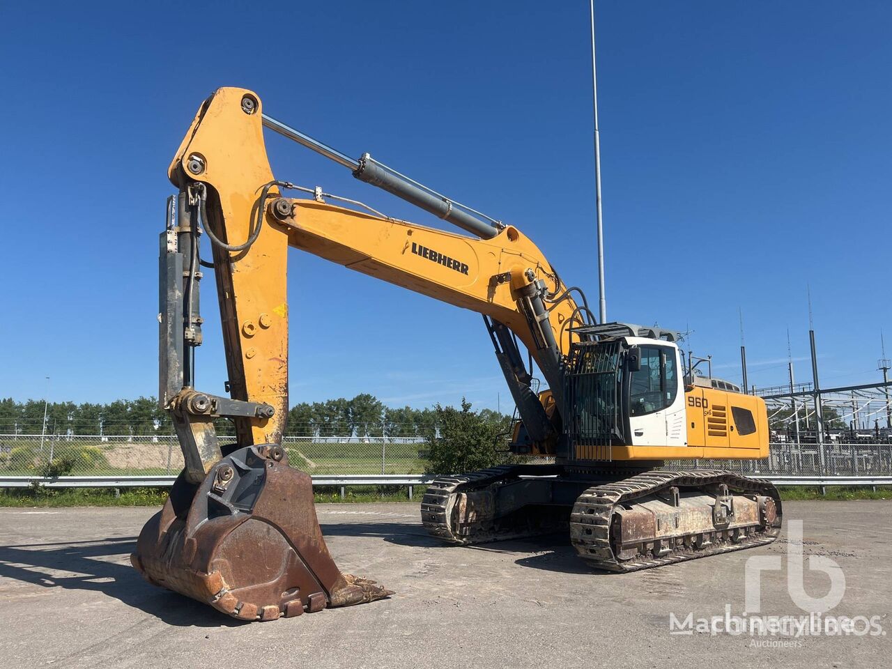 Liebherr R960SHD tracked excavator