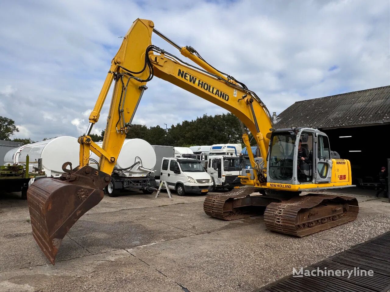 New Holland E 215 crawler excavator | 2008 | Dutch machine!! tracked excavator