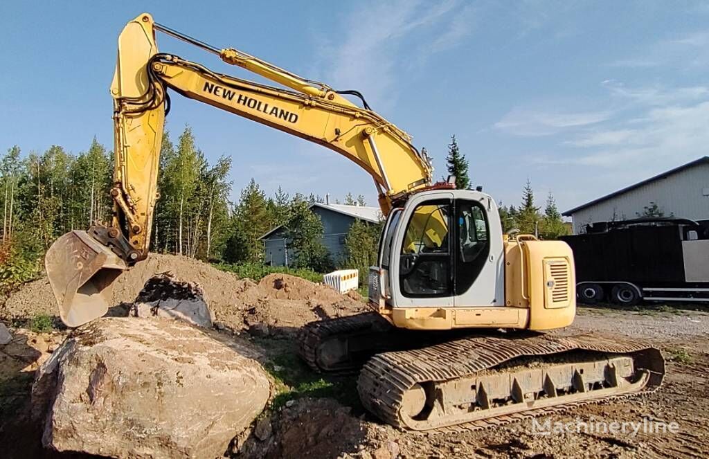 New Holland Kobelco E 235 SR-1ES excavadora de cadenas