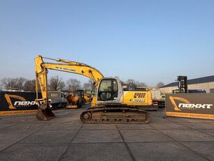 حفارة مجنزرة New Holland Kobelco E215