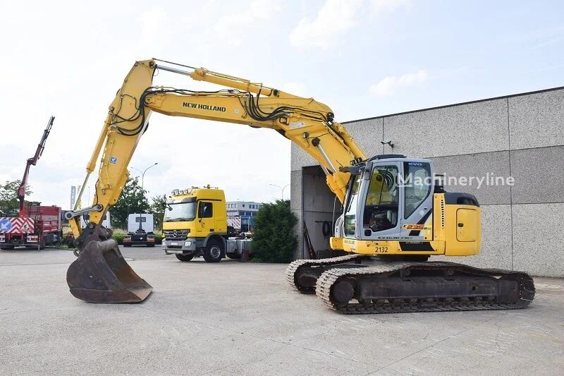 Vikšrinio ekskavatoriaus New Holland Kobelco E235B SR-LCT pardavimas | Machineryline LT Vikšrinis ekskavatorius New Holland Kobelco E235B SR-LCT - Machineryline