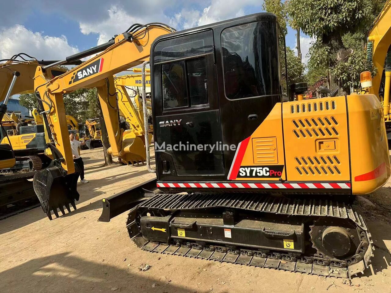 excavator dengan track Sany SY75C