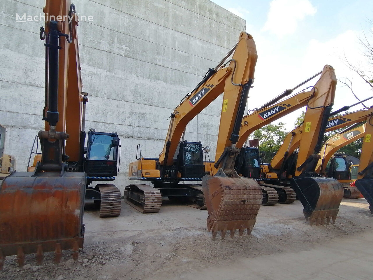 excavator dengan track Sany sy215c