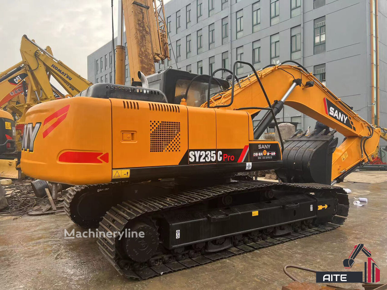 بيع حفارة مجنزرة Sany sy235 | Machineryline TN حفارة مجنزرة Sany sy235 - Machineryline