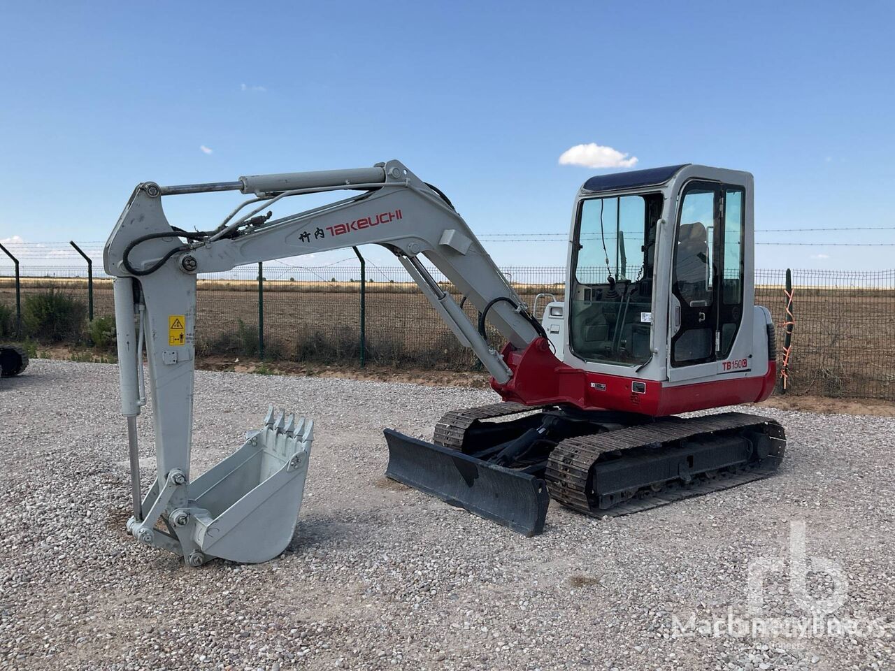 حفارة مجنزرة Takeuchi TB150C