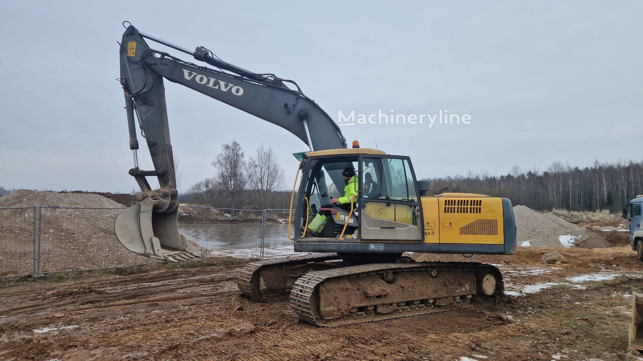 Volvo EC 210 CL tracked excavator