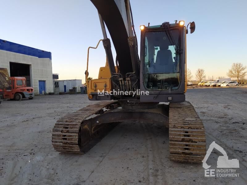 Volvo EC 220 DL tracked excavator