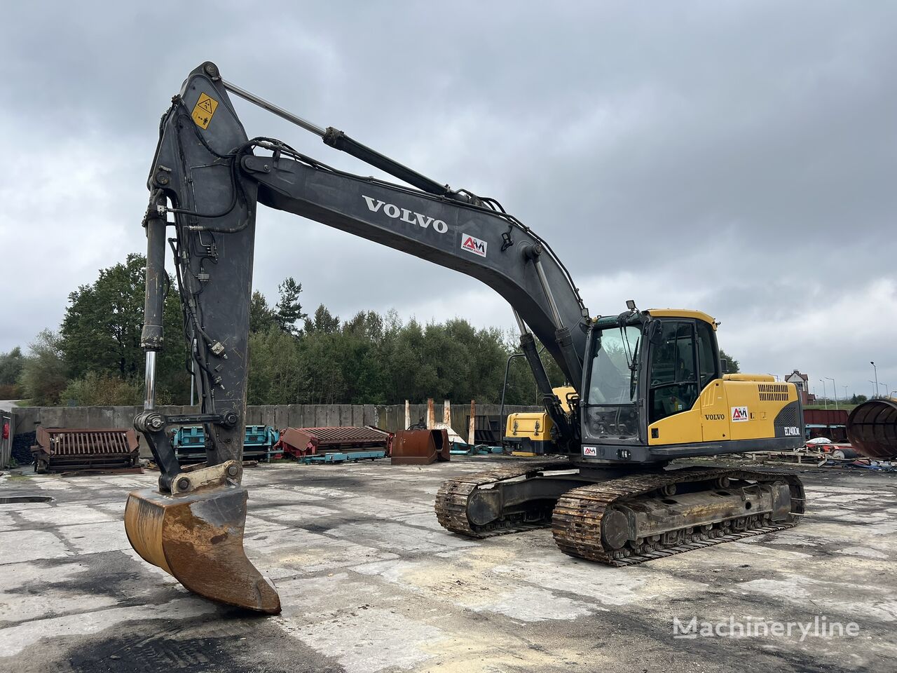 Volvo EC 240 CNL telakaivinkone