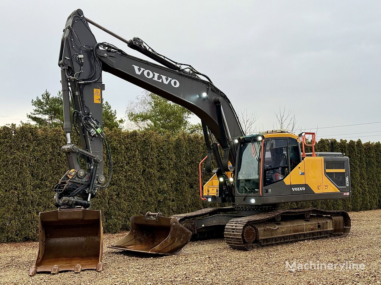 Volvo EC 250 EL lánctalpas kotrógép