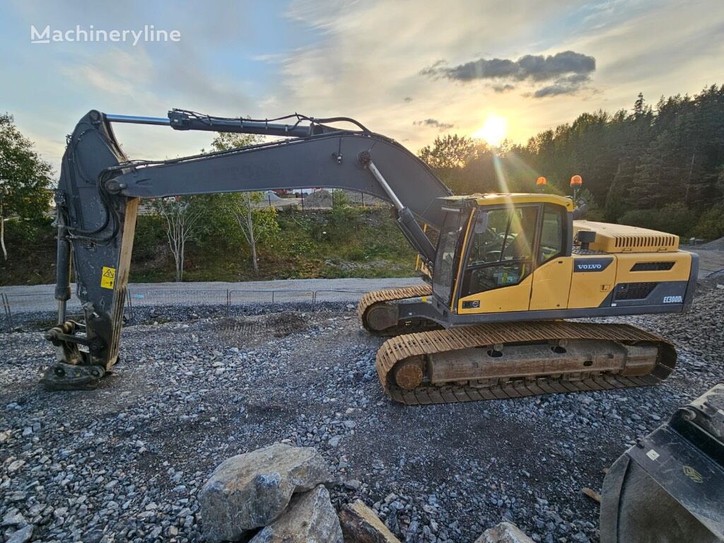 Volvo EC 300 D L paletli ekskavatör