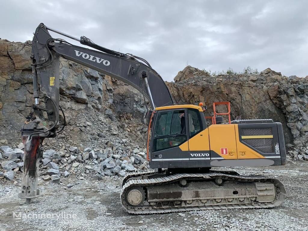 гусеничный экскаватор Volvo EC 300 EL