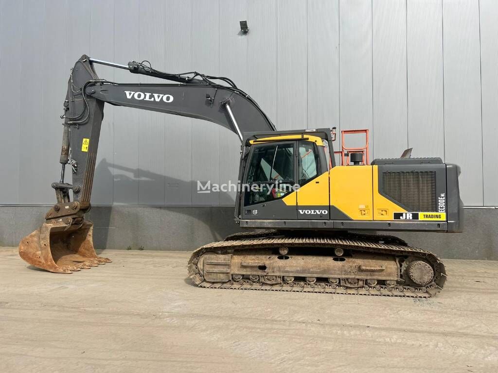 pelle sur chenilles Volvo EC 300 EL