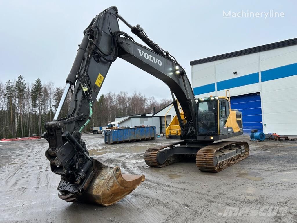 pelle sur chenilles Volvo EC 300 EL