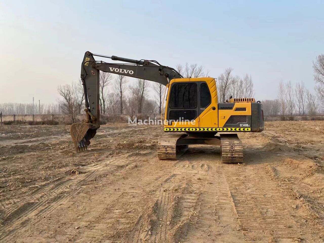 escavadora de rastos Volvo EC140BL