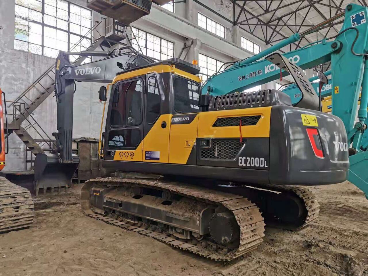 Volvo EC200DL tracked excavator