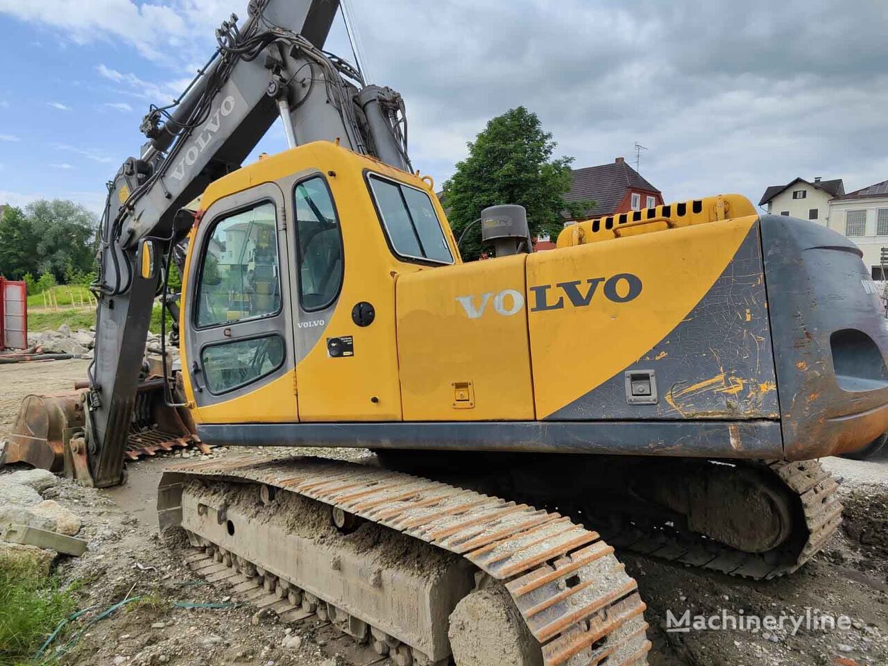 excavator dengan track Volvo EC210 LC