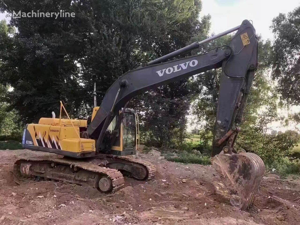 excavator dengan track Volvo EC210BLC