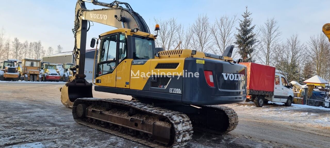 escavadora de rastos Volvo EC220 DL