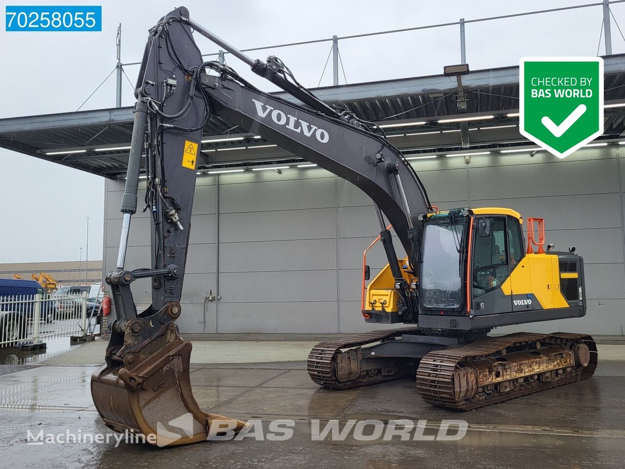 Volvo EC220 E L EC220EL tracked excavator