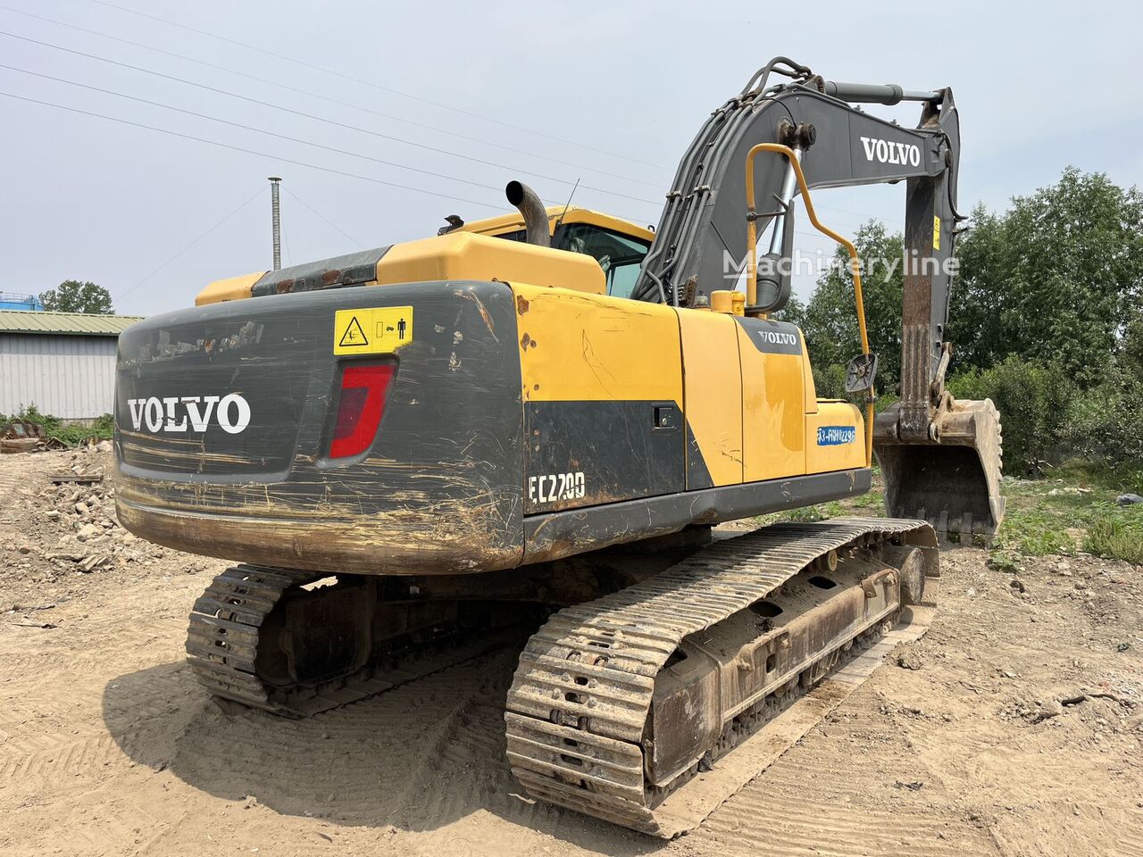 Excavator dengan track Volvo EC220D - Machineryline