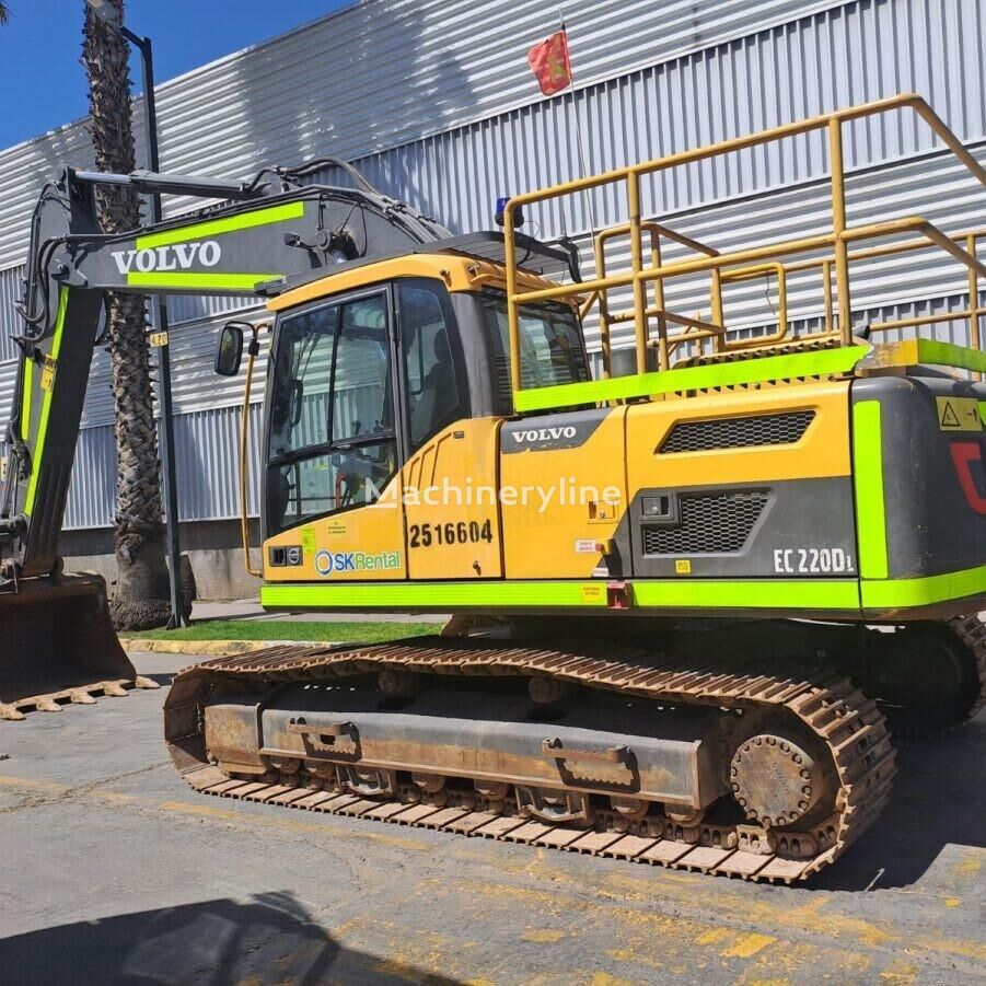 excavator dengan track Volvo EC220DL M