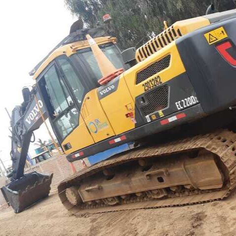 حفارة مجنزرة Volvo EC220DL M