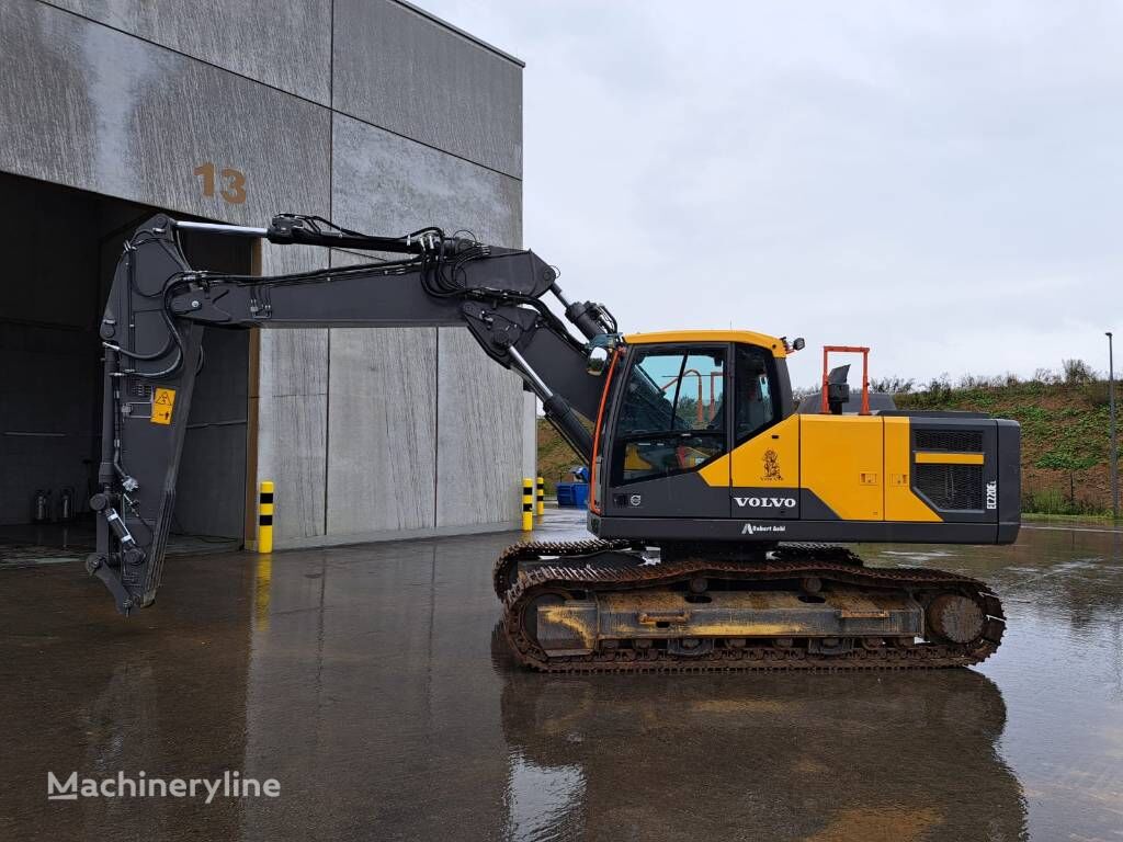 гусеничный экскаватор Volvo EC220EL