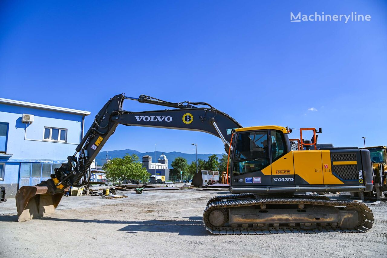 Volvo EC220EL tracked excavator