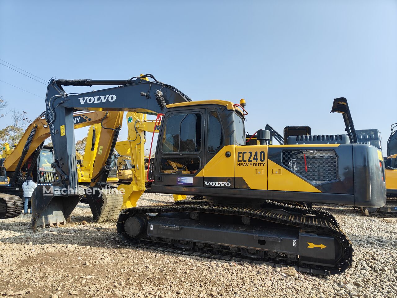 Купить гусеничный экскаватор Volvo EC240 | Machineryline KZ Гусеничный экскаватор Volvo EC240 - Machineryline