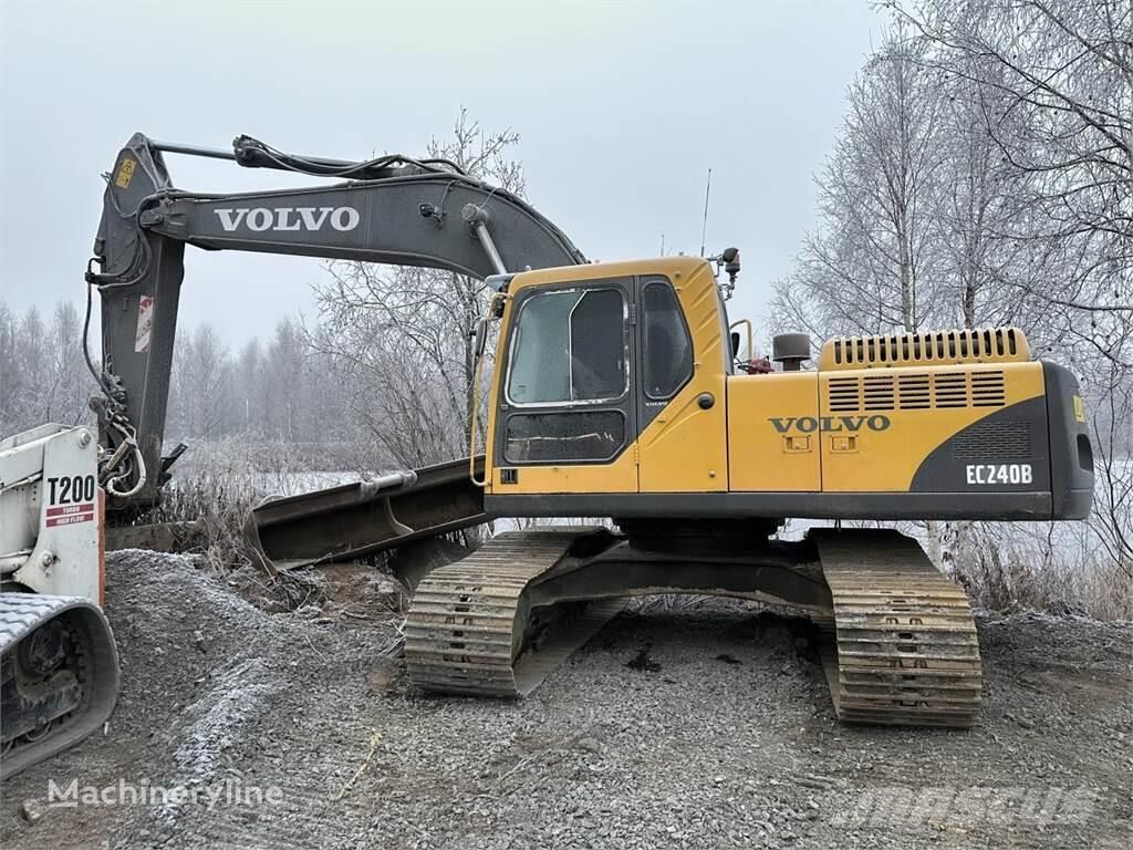 Volvo EC240B tracked excavator